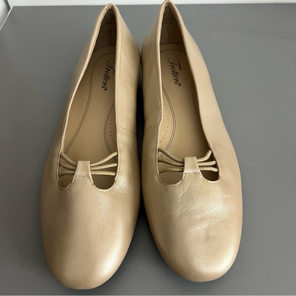 Trotters‎ Flats
